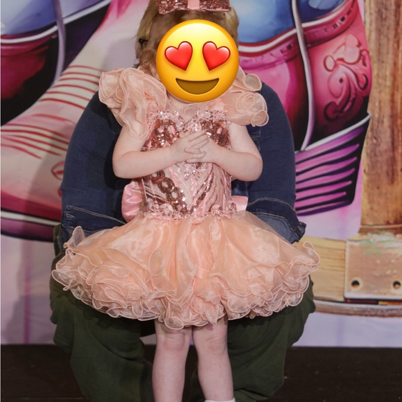 2/4 slim 5 Ivy & Grace pageant dress.
It’s so beautiful worn once maybe 20 mins. - Picture 1 of 3